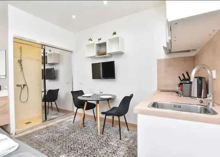 Studio Special Jo - Pigalle - Montmartre - Republique - 2 Pers